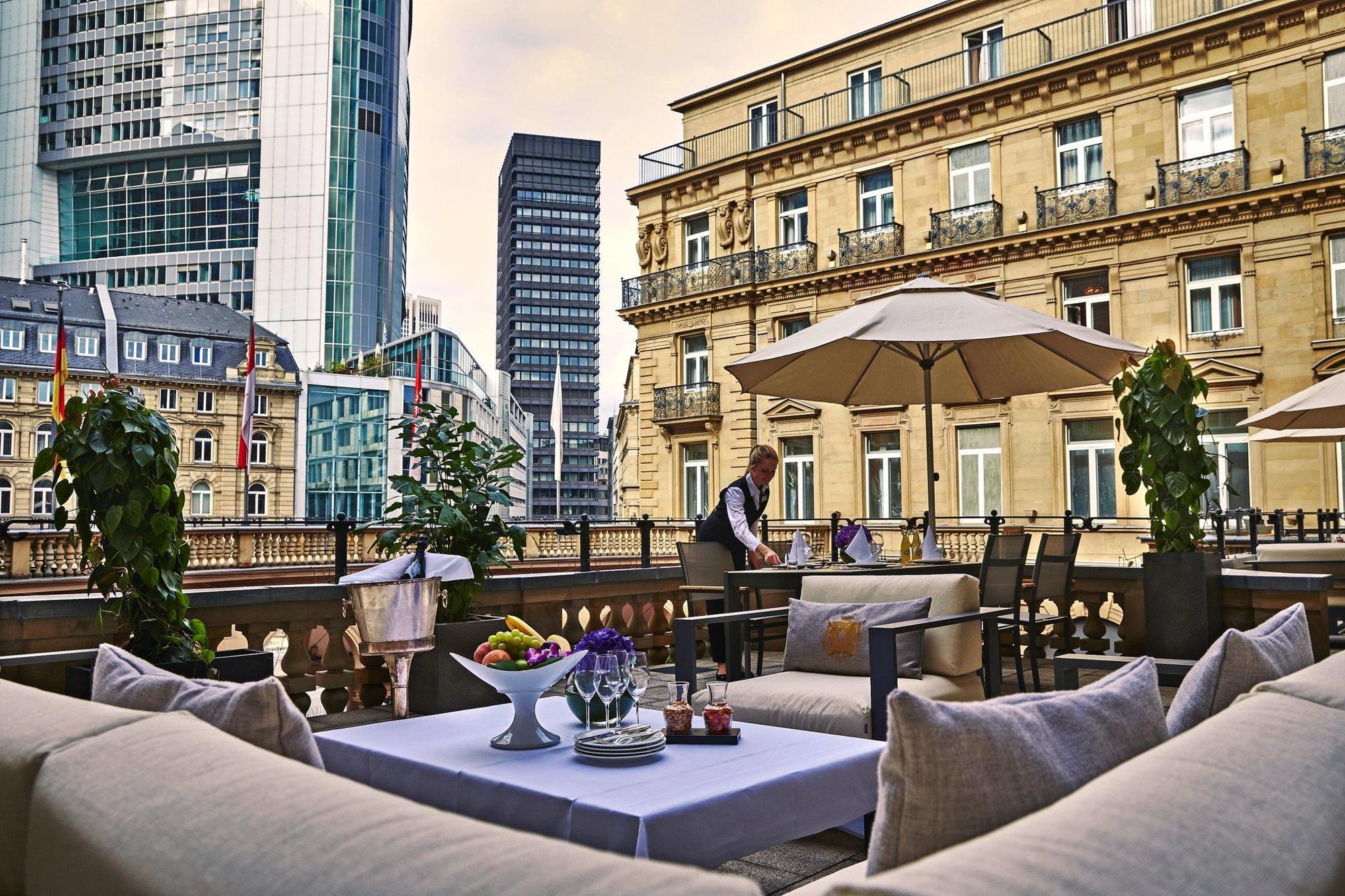 Hotel Steigenberger Icon Frankfurter Hof Fráncfort del Meno Exterior foto The Terrace at The Westin Palace, Brussels